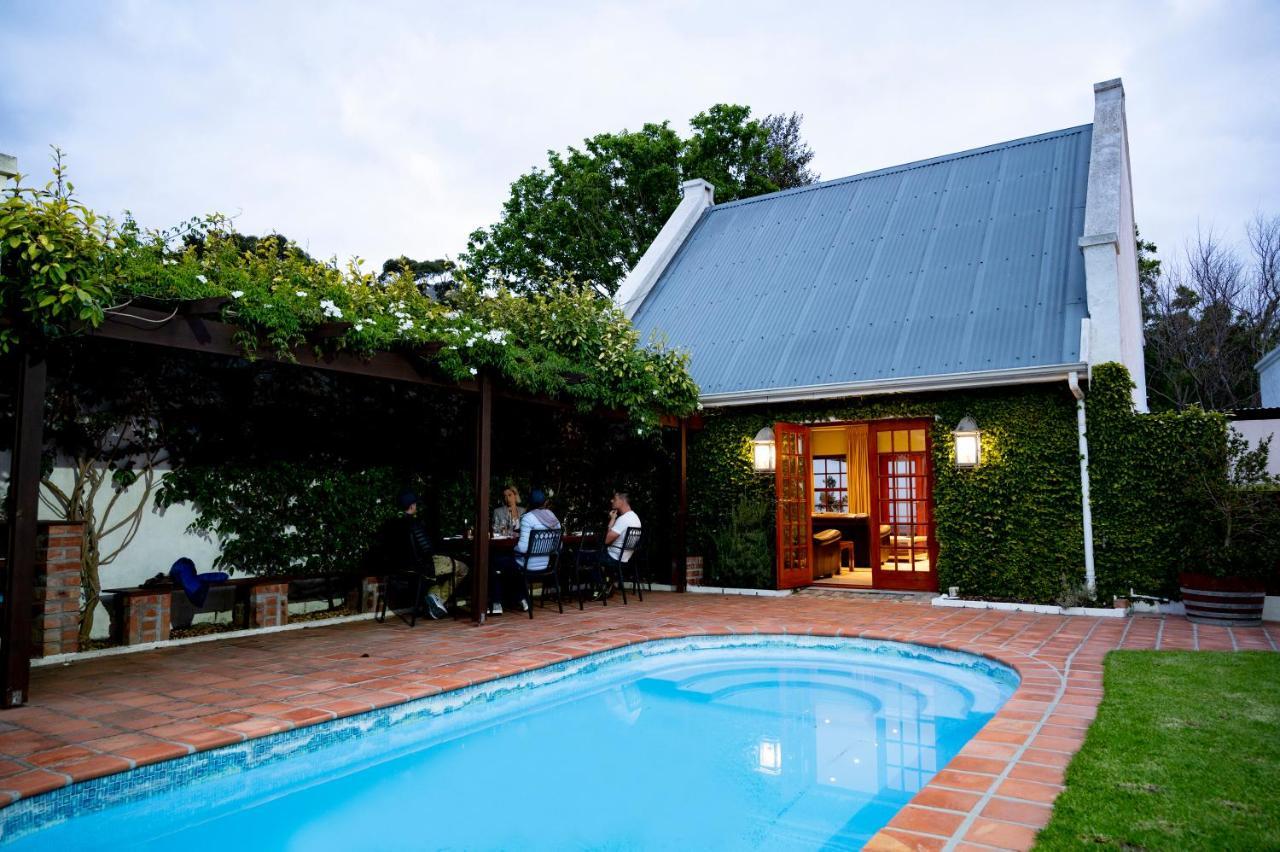 Noordhoek Village Hotel Buitenkant foto