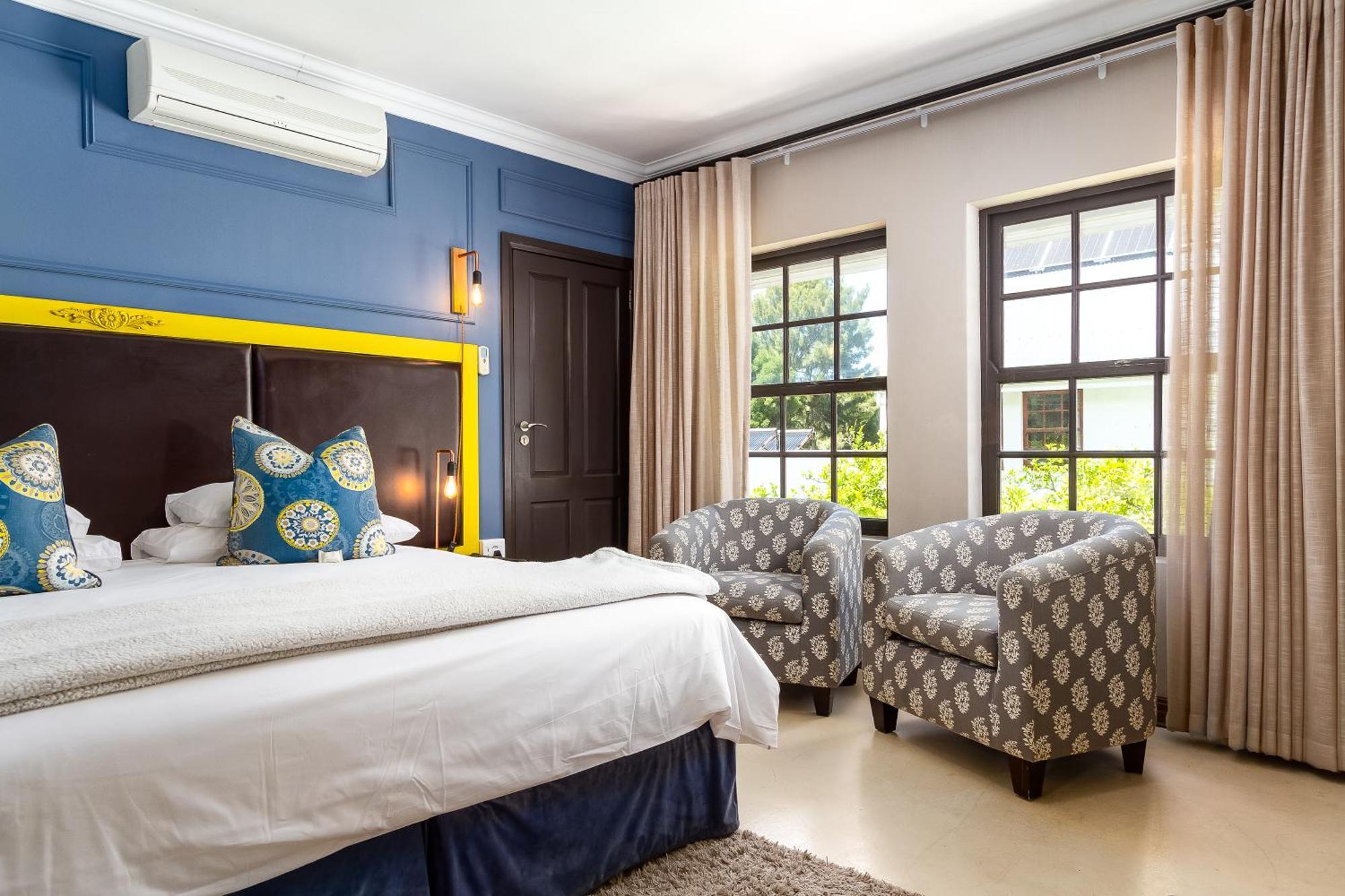 Noordhoek Village Hotel Buitenkant foto