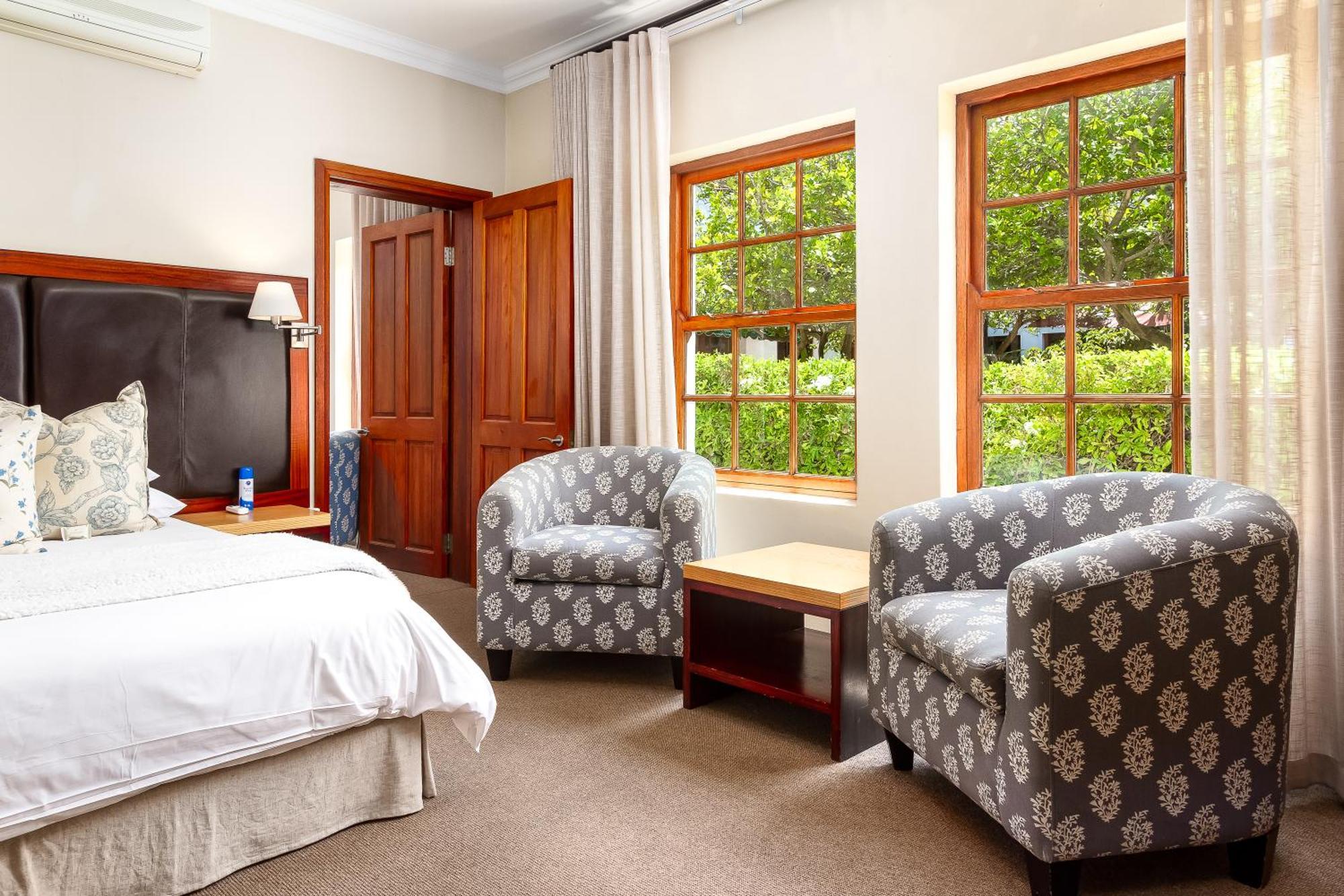 Noordhoek Village Hotel Buitenkant foto