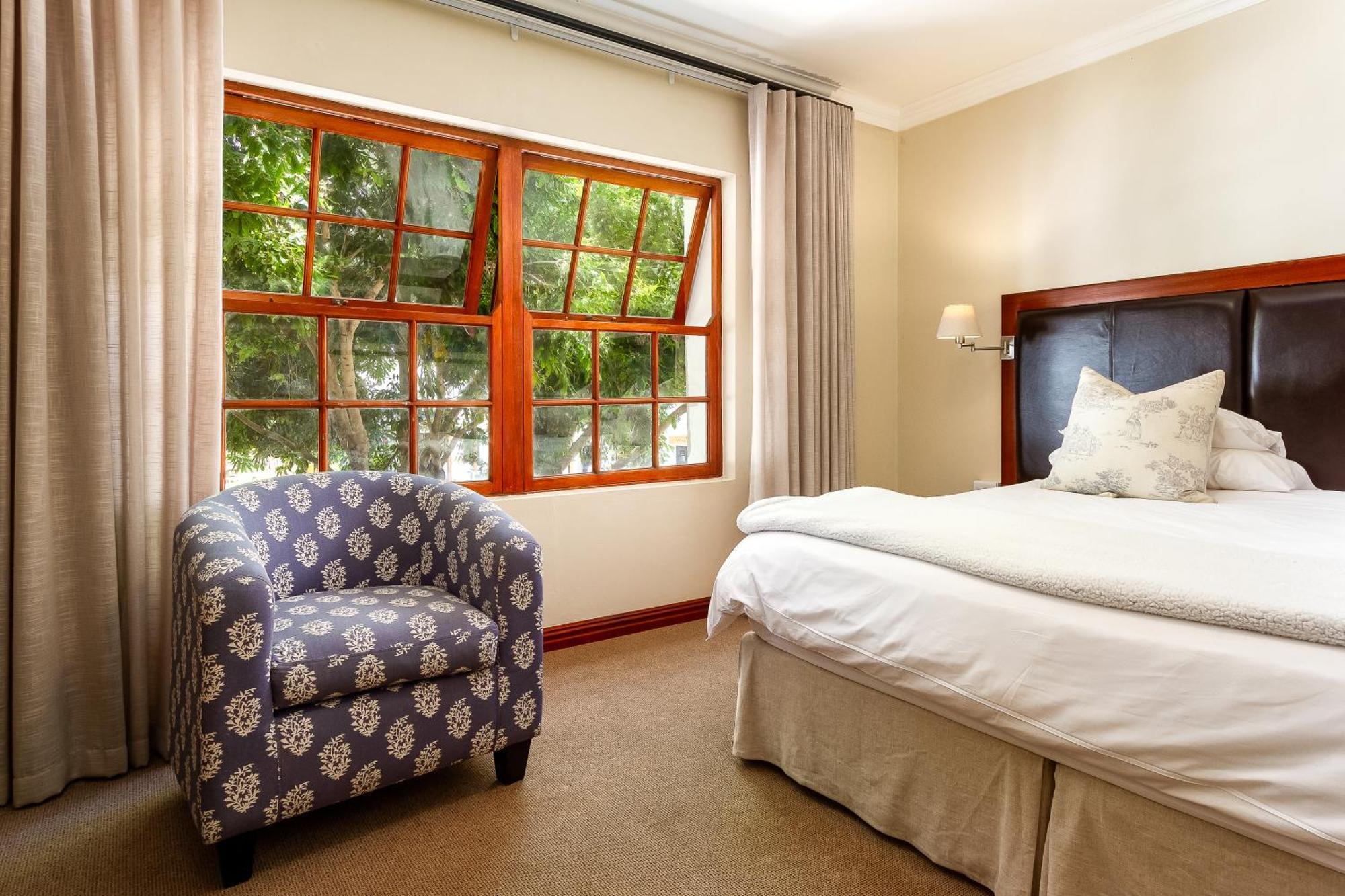 Noordhoek Village Hotel Buitenkant foto