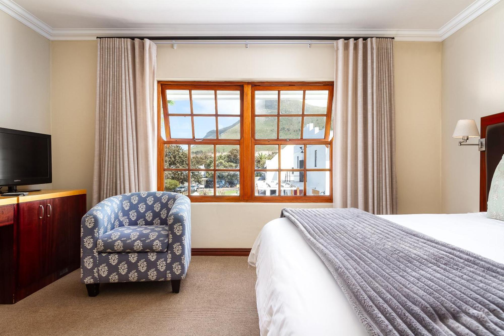 Noordhoek Village Hotel Buitenkant foto